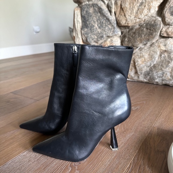 Elegant Black Ankle Boots - Picture 4 of 9